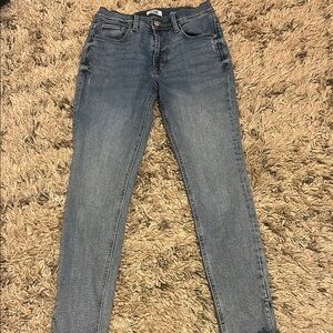 Kensie Blue Skinny Jeans with Vintage-Inspired Wash